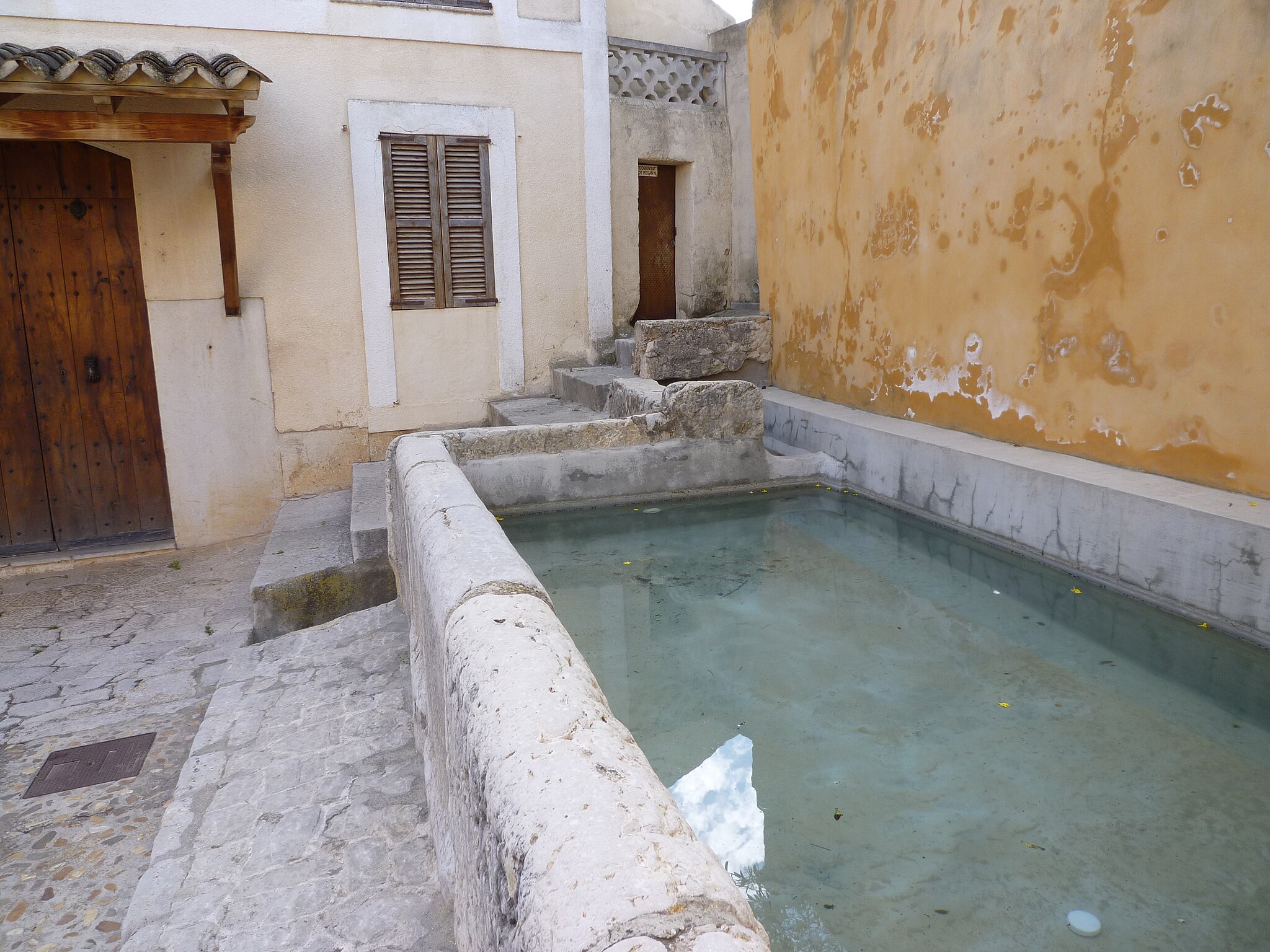 Waschbrunnen_in_Alaro