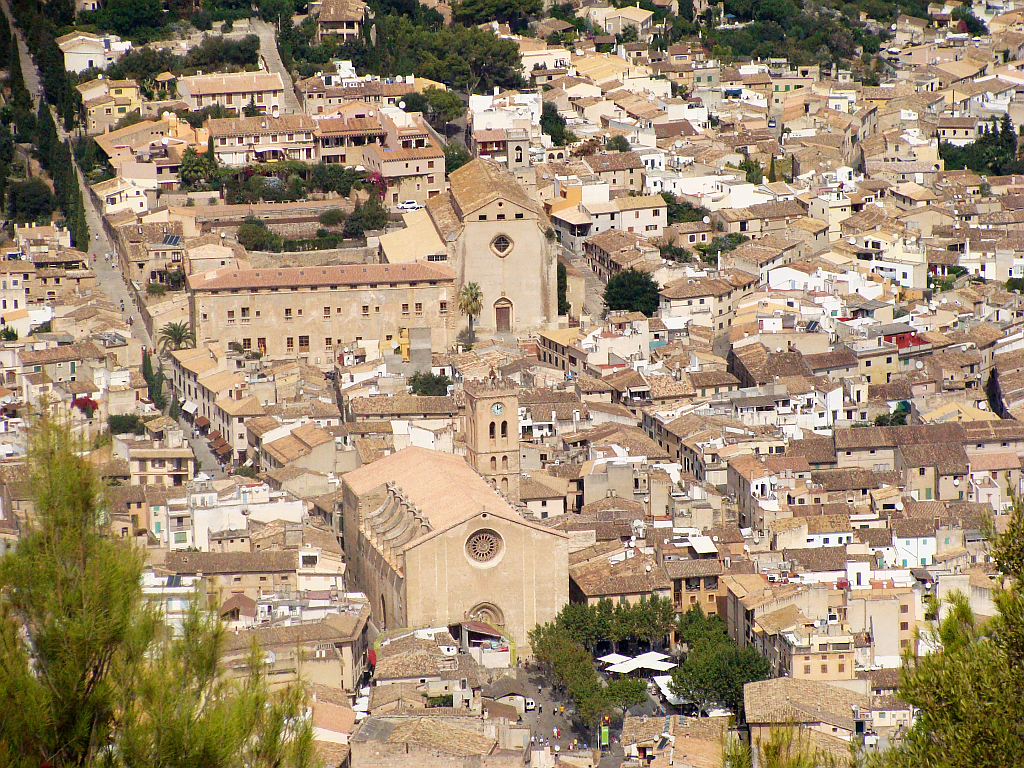 Pollença,_views_from_Puig_de_Maria,_02